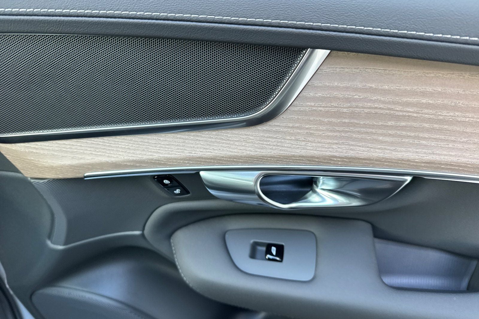 2026 Volvo XC90 B6 Plus 7-Seater