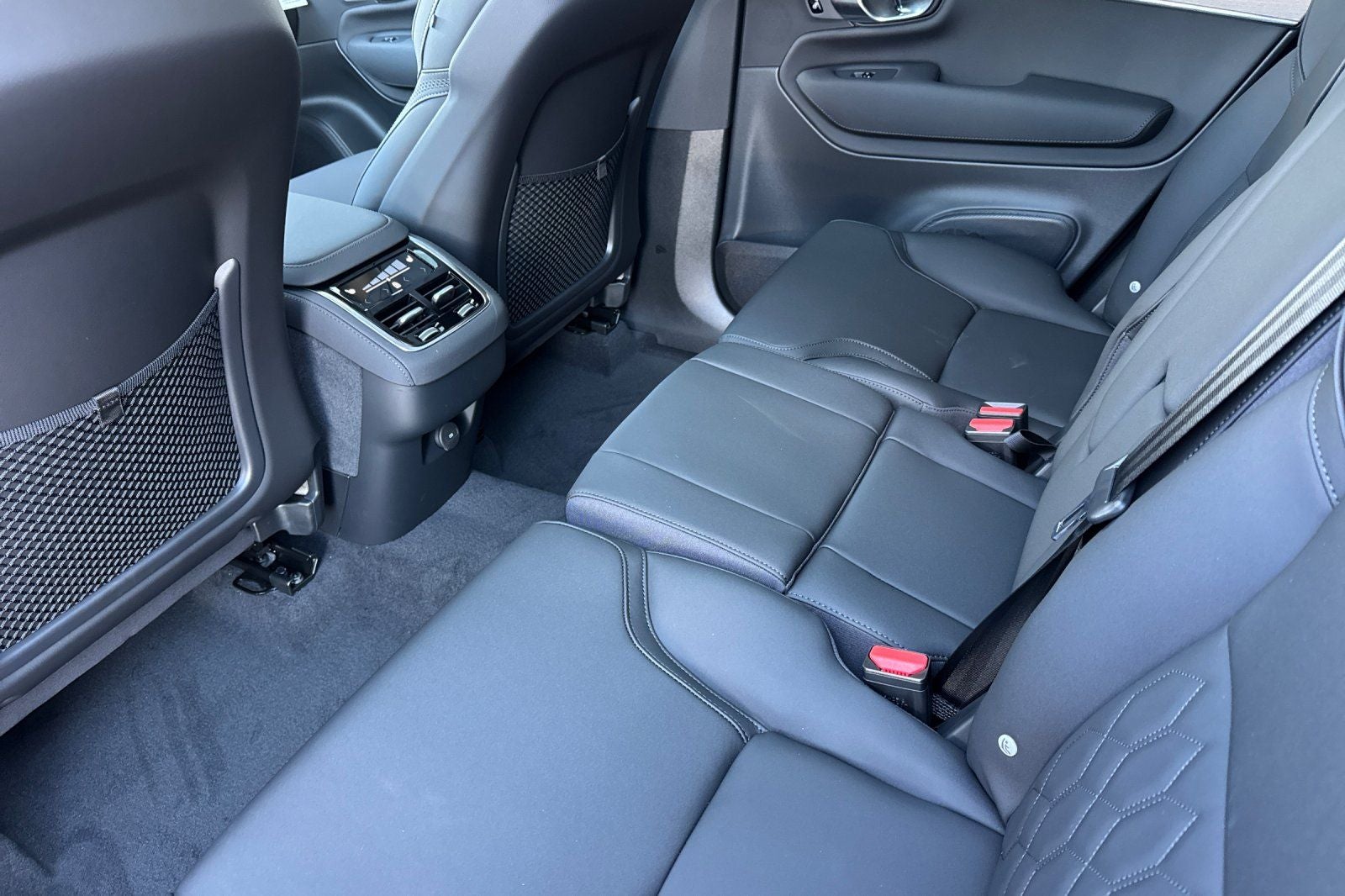 2027 Volvo XC90 B6 Plus 7-Seater