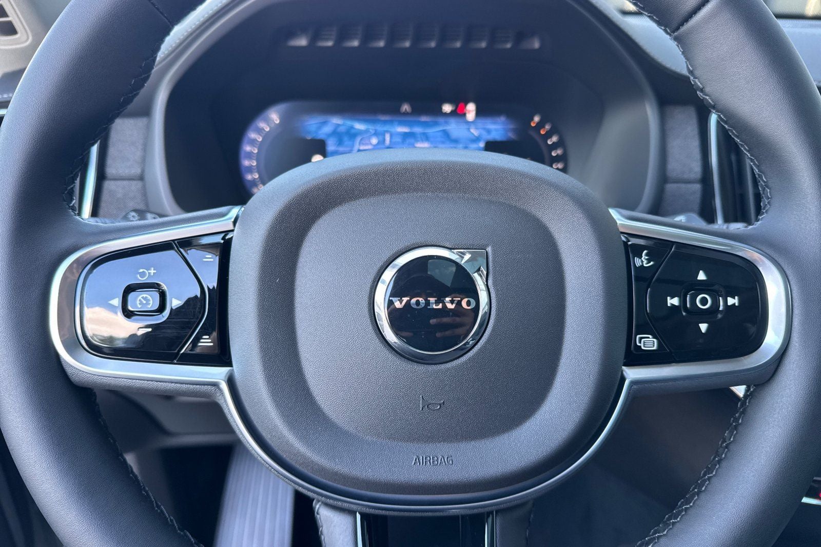 2027 Volvo XC90 B6 Plus 7-Seater