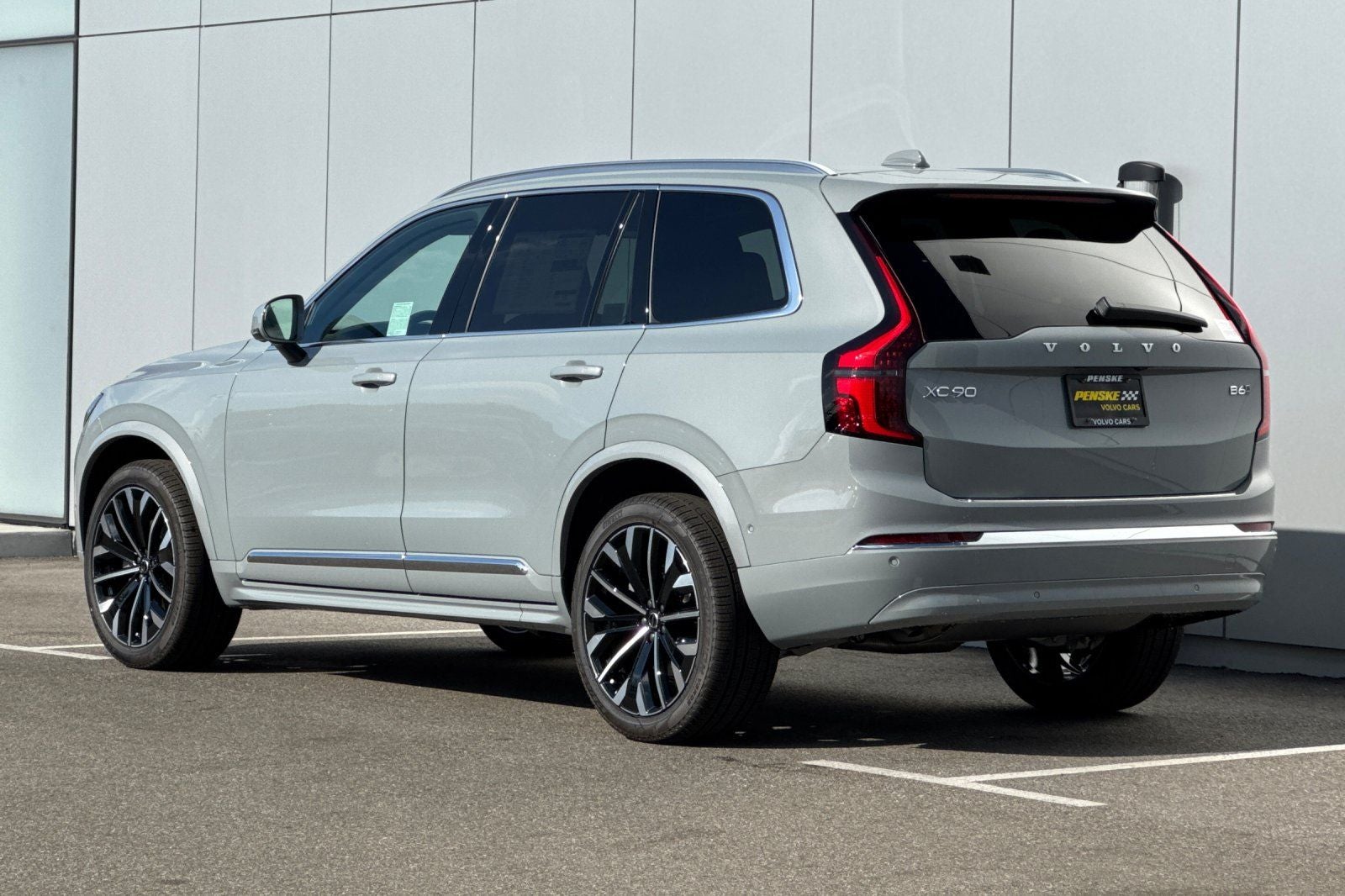 2027 Volvo XC90 B6 Plus 7-Seater