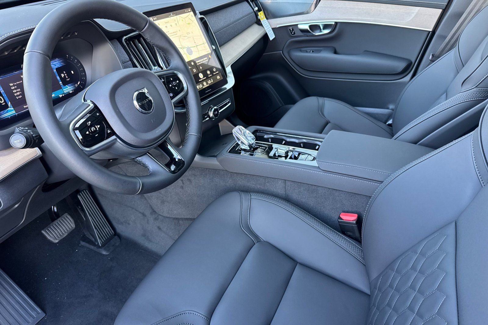 2027 Volvo XC90 B6 Plus 7-Seater