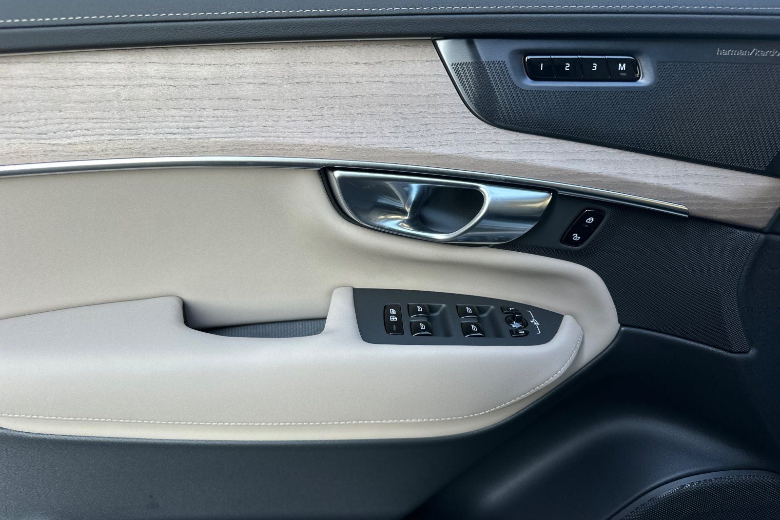 2026 Volvo XC90 B6 Plus 7-Seater