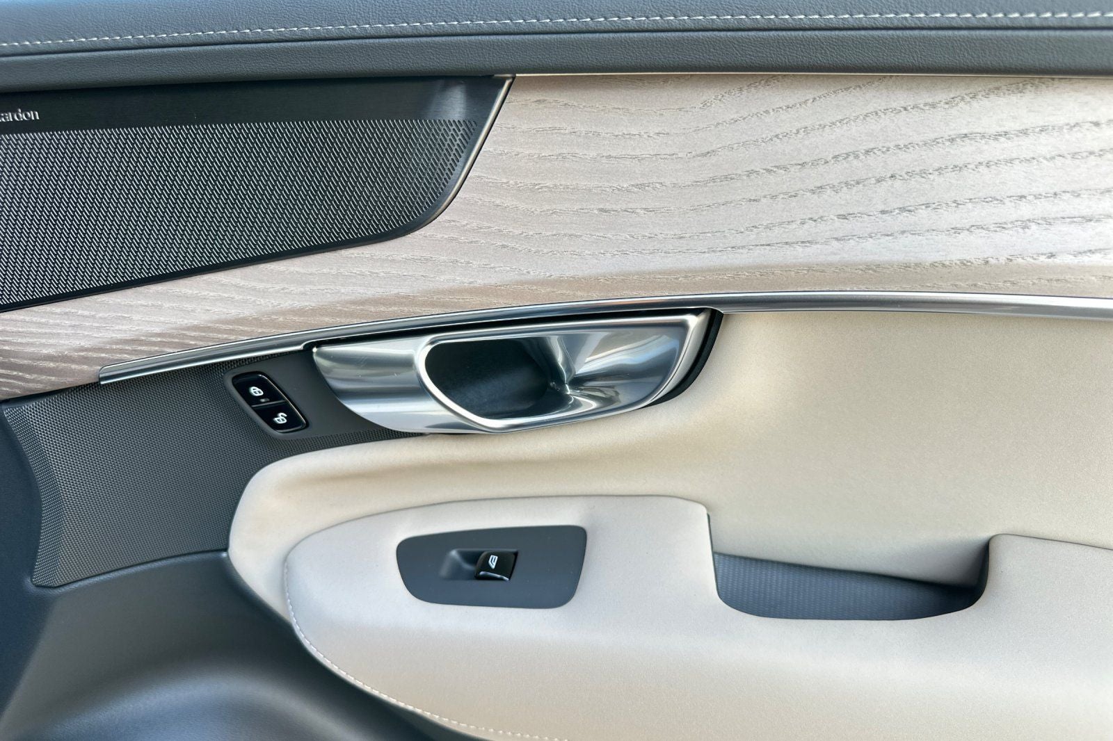 2026 Volvo XC90 B6 Plus 7-Seater