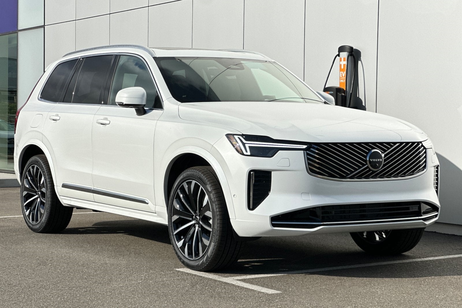 2026 Volvo XC90 B6 Plus 7-Seater