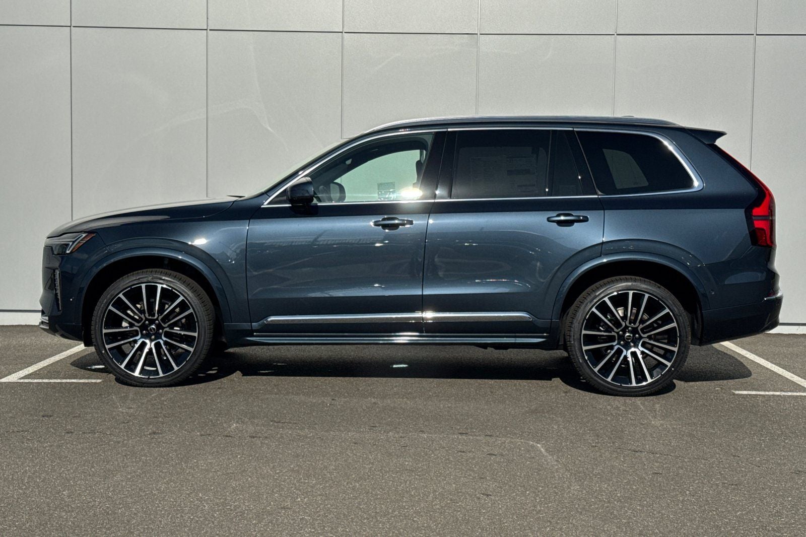 2027 Volvo XC90 B6 Plus 7-Seater