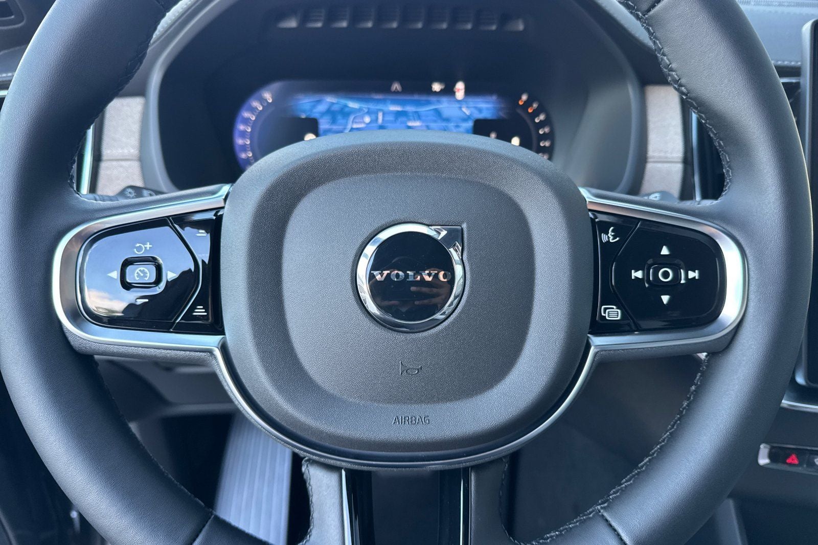 2027 Volvo XC90 B6 Plus 7-Seater