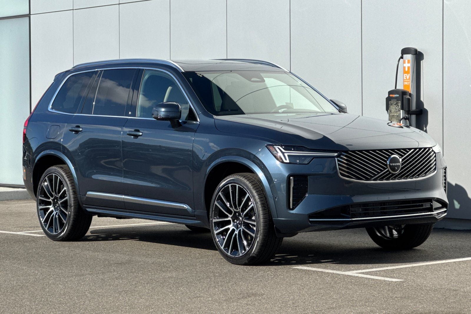 2027 Volvo XC90 B6 Plus 7-Seater