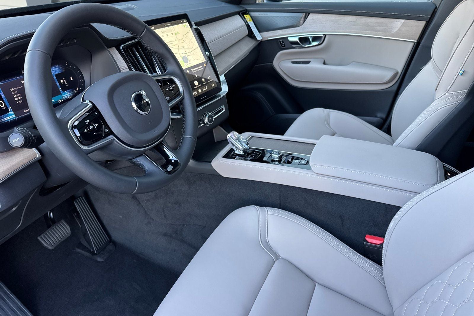 2027 Volvo XC90 B6 Plus 7-Seater