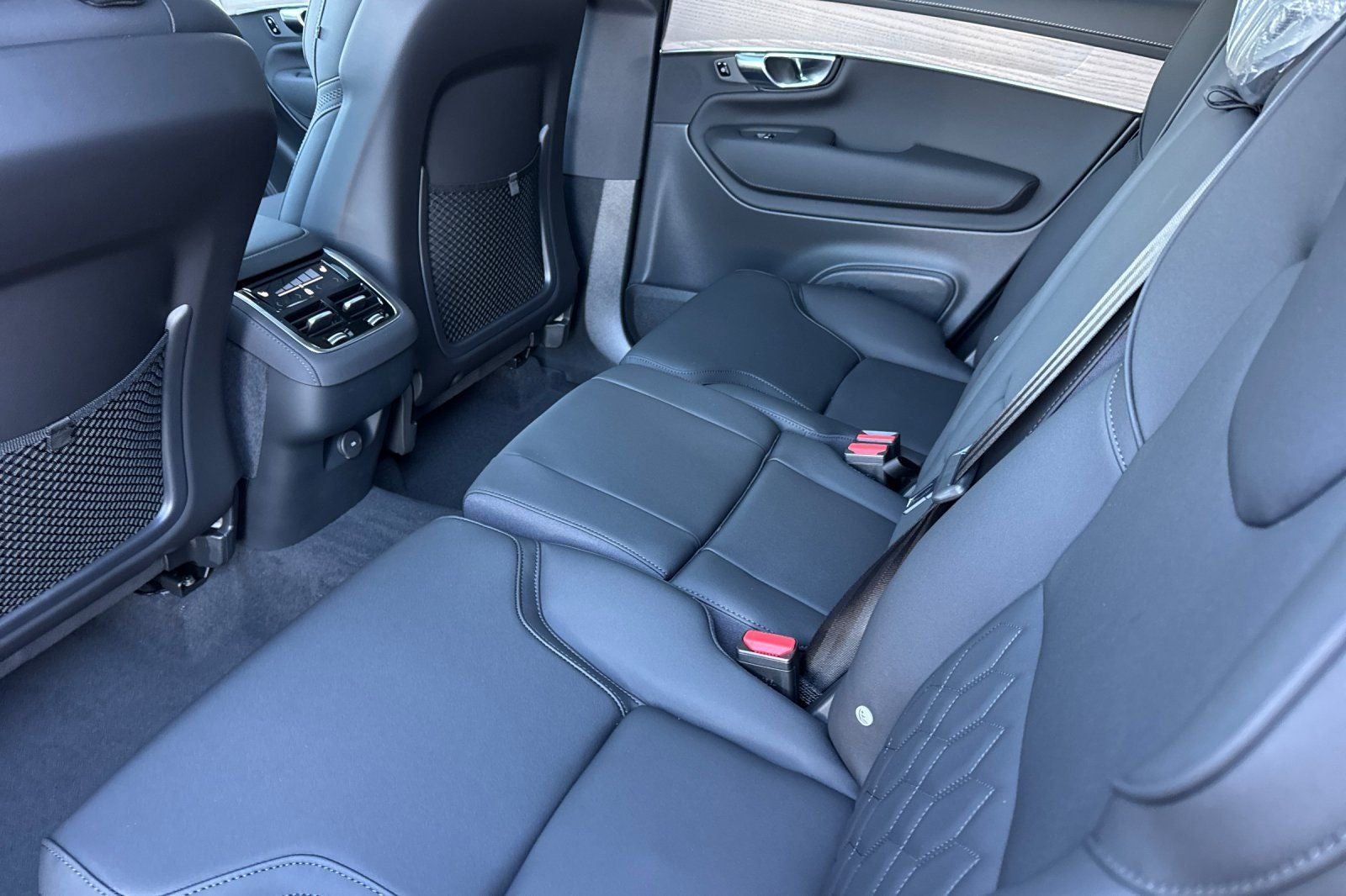 2027 Volvo XC90 B6 Plus 7-Seater