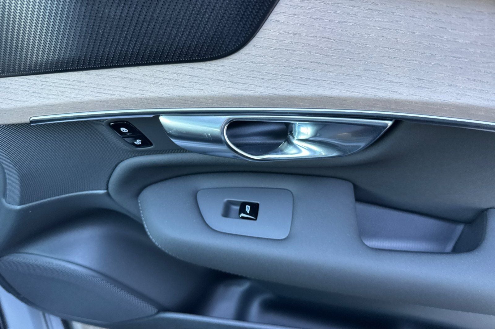 2027 Volvo XC90 B6 Plus 7-Seater