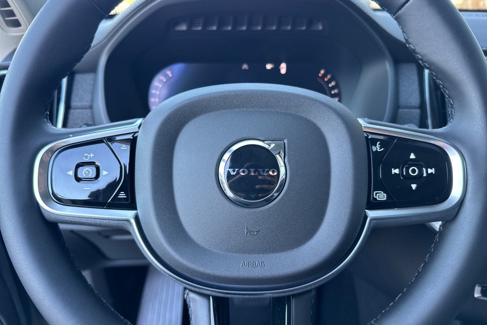 2027 Volvo XC90 B6 Plus 7-Seater