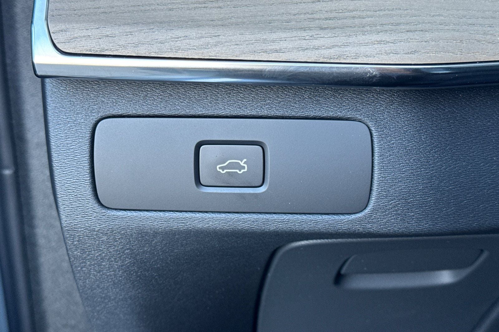 2027 Volvo XC90 B6 Plus 7-Seater