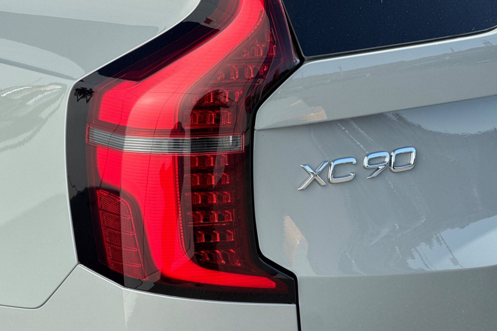 2027 Volvo XC90 B6 Plus 7-Seater