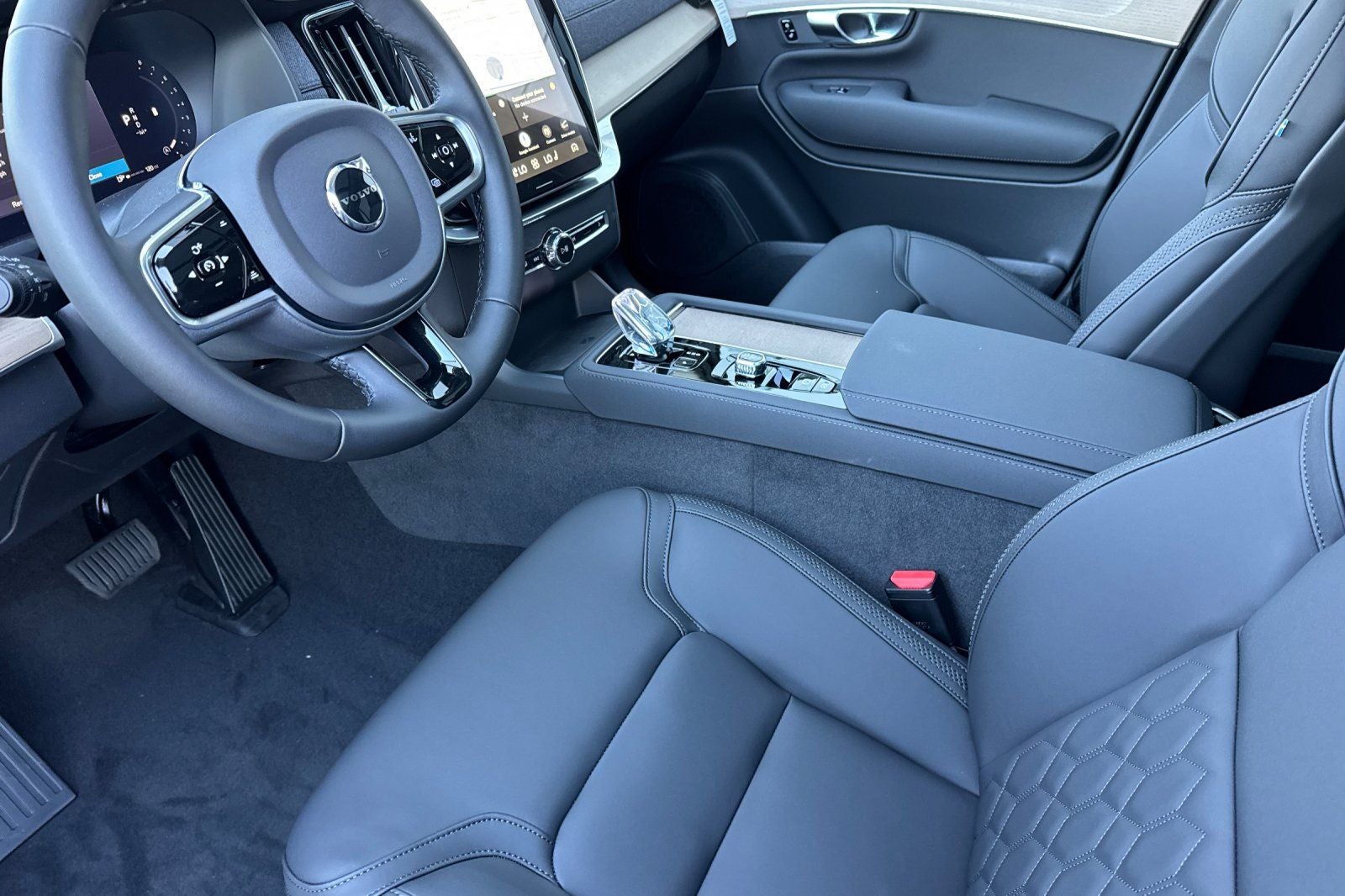 2027 Volvo XC90 B6 Plus 7-Seater