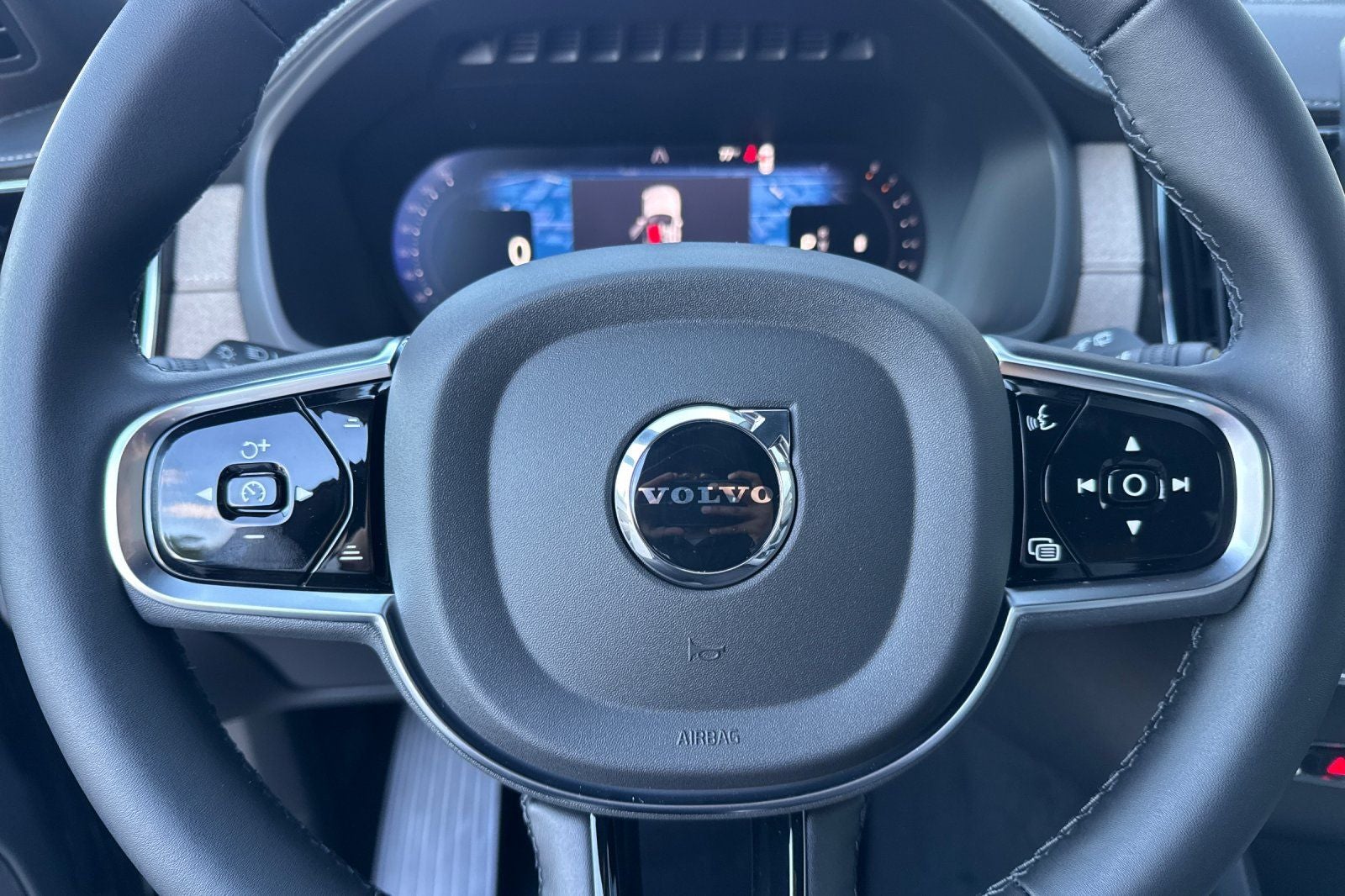 2027 Volvo XC90 B6 Plus 7-Seater