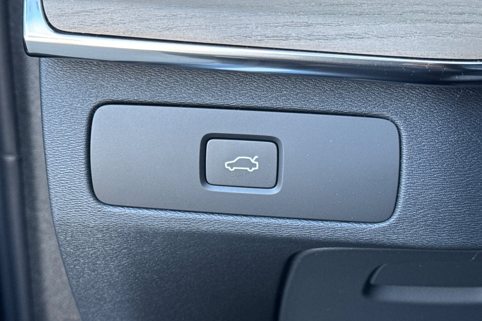 2027 Volvo XC90 B6 Plus 7-Seater