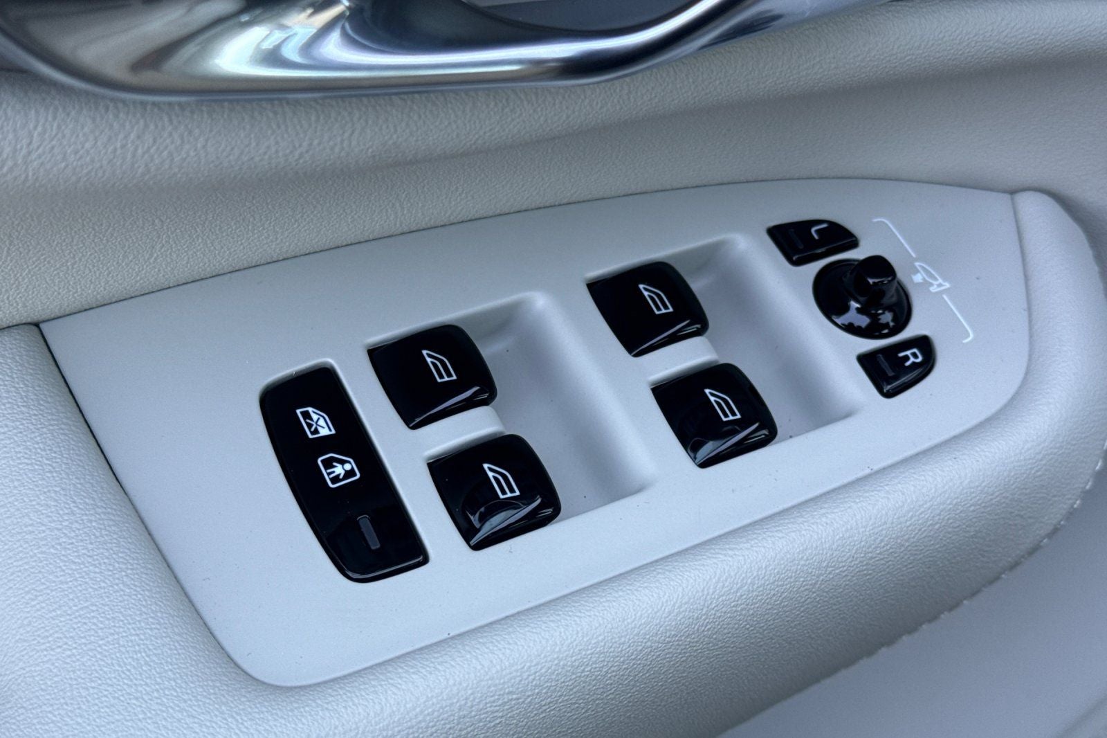 2026 Volvo XC90 B6 Ultra