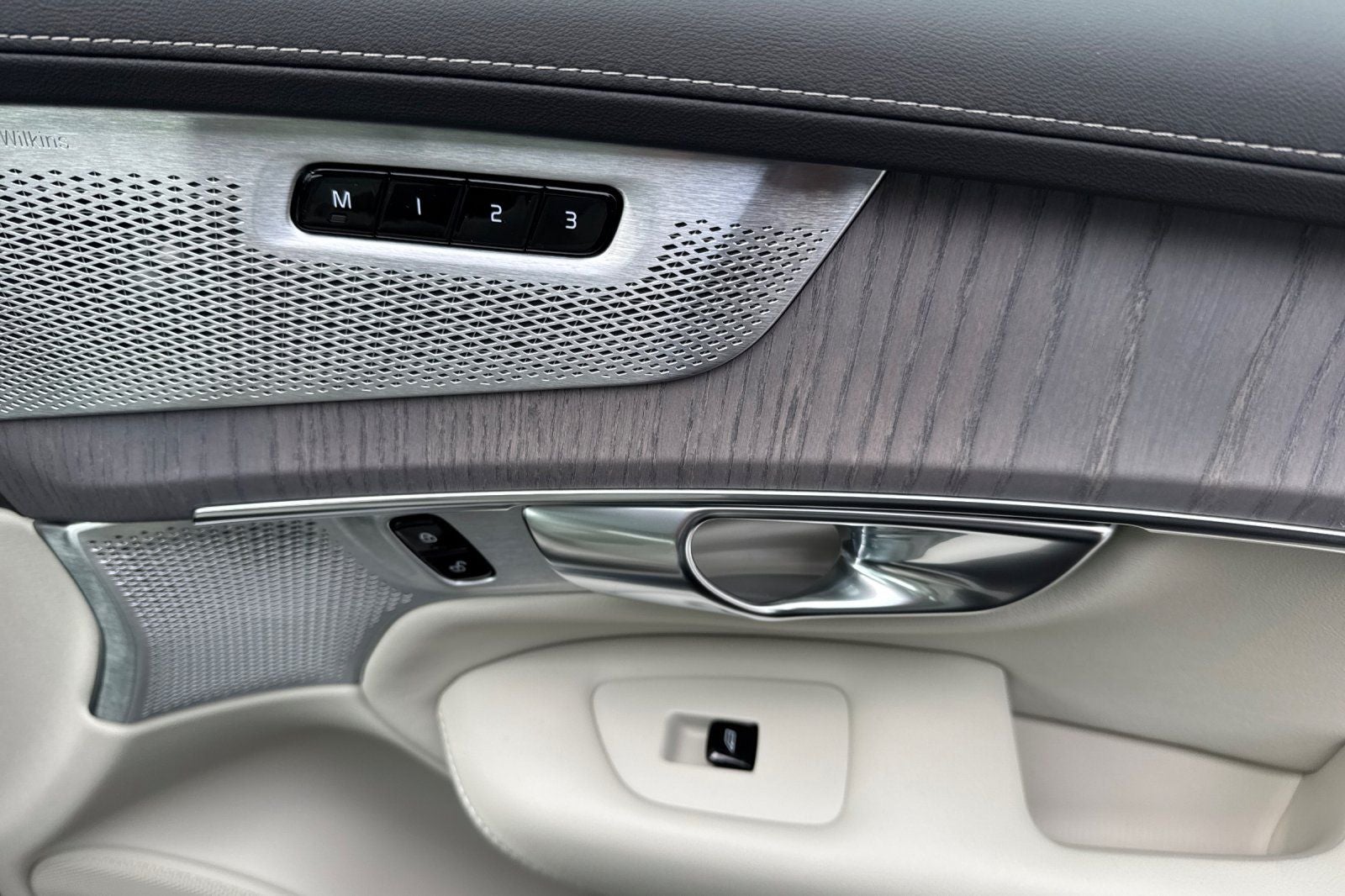 2027 Volvo XC90 B6 Ultra