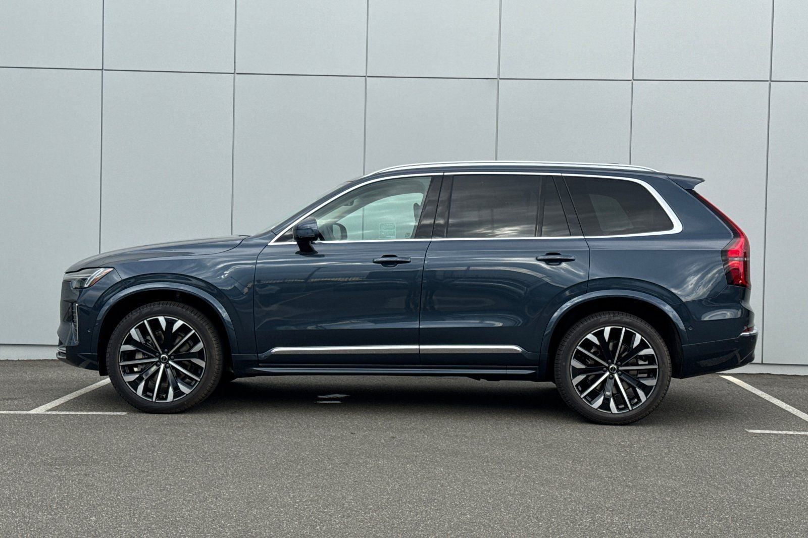 2027 Volvo XC90 B6 Ultra
