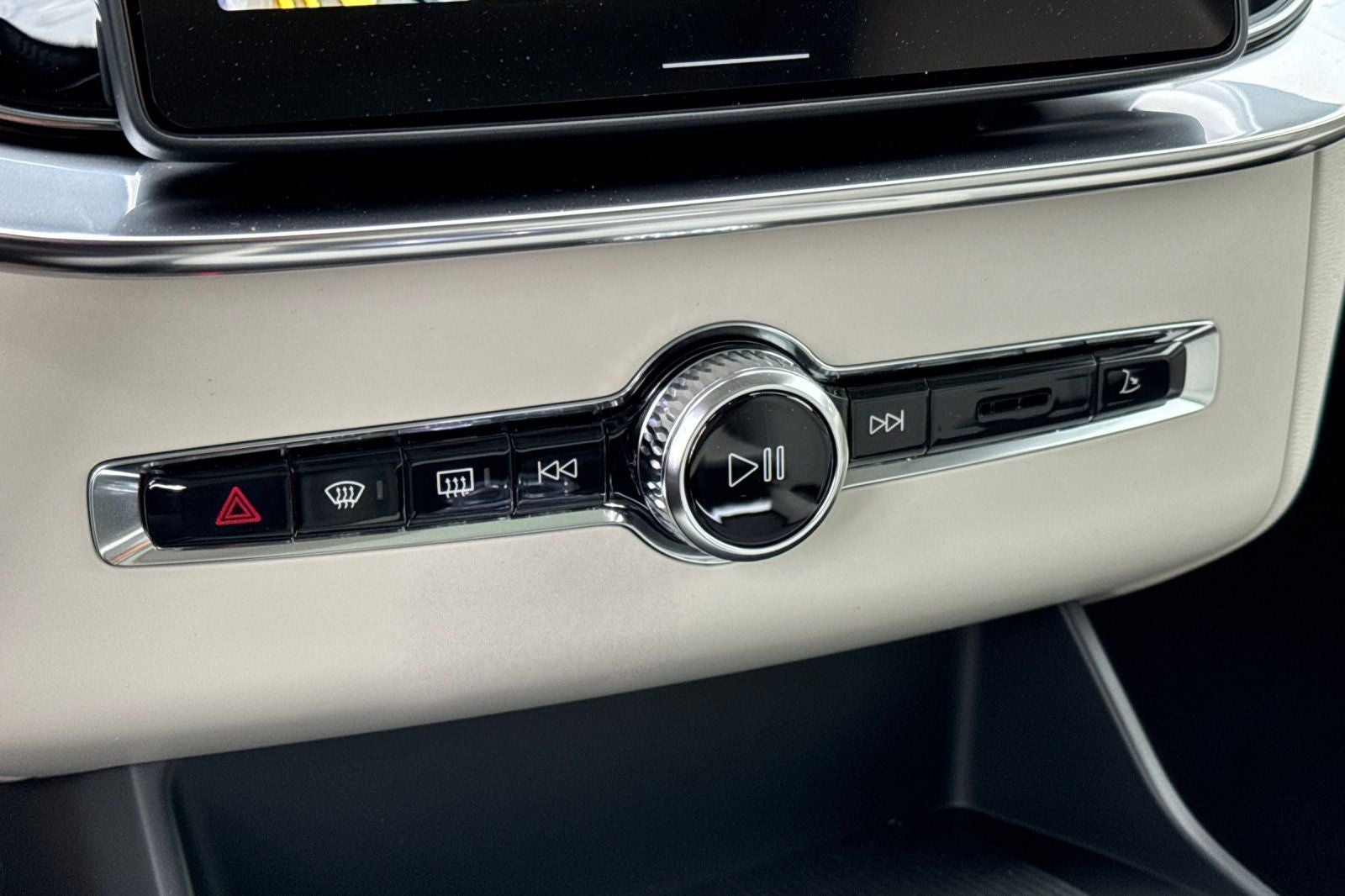2027 Volvo XC90 B6 Ultra