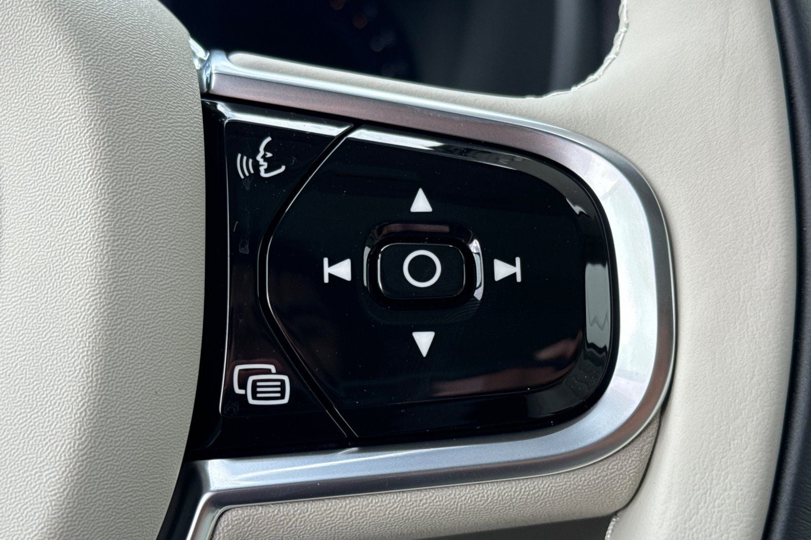 2027 Volvo XC90 B6 Ultra