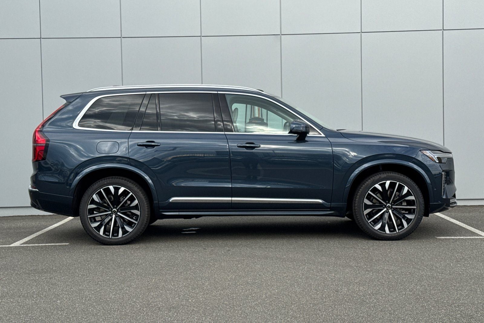 2027 Volvo XC90 B6 Ultra