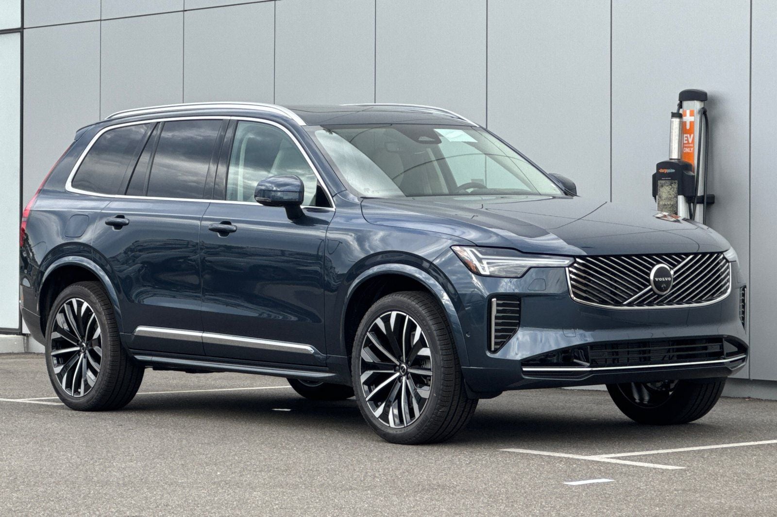 2027 Volvo XC90 B6 Ultra