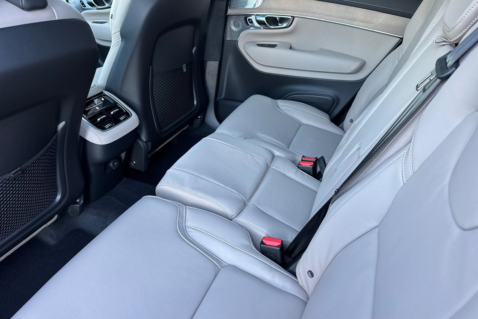 2027 Volvo XC90 B6 Ultra