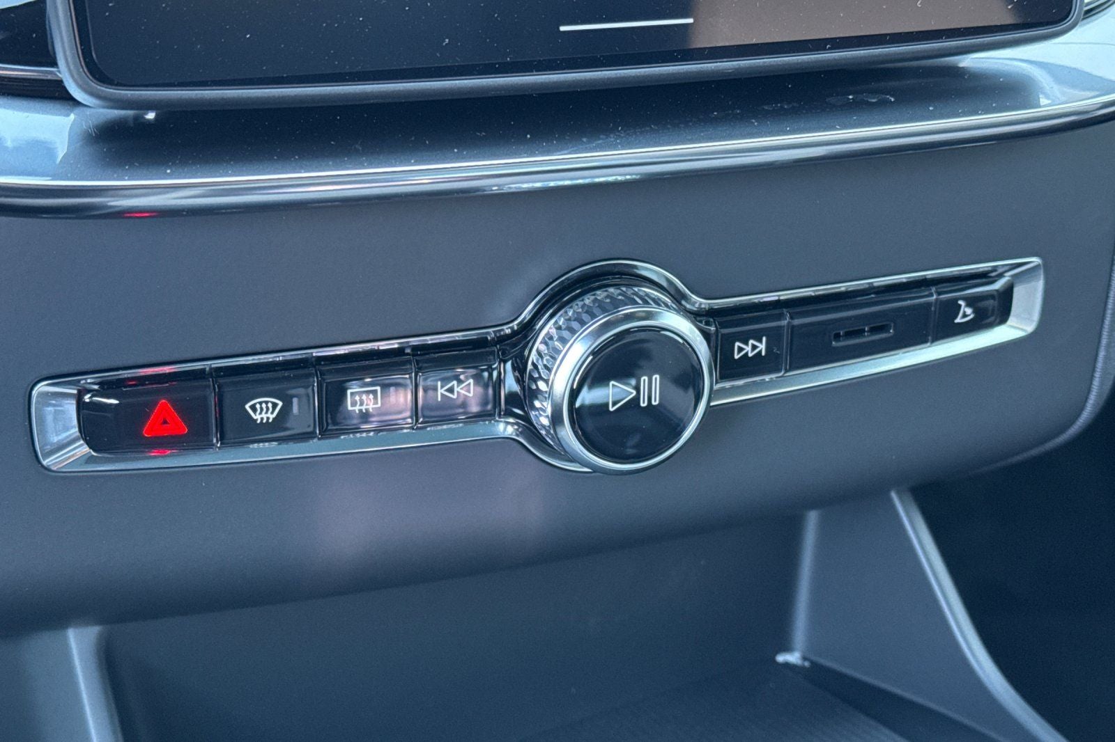 2027 Volvo XC90 B6 Ultra