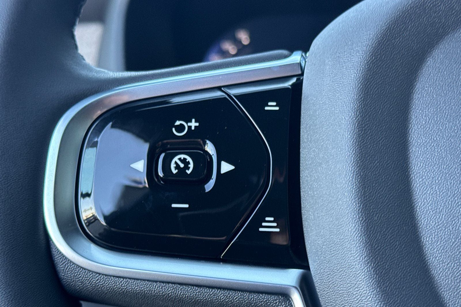 2027 Volvo XC90 B6 Ultra