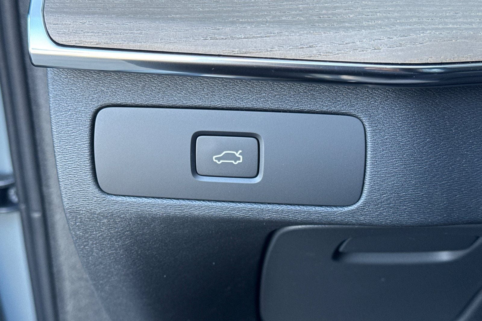2027 Volvo XC90 B6 Ultra
