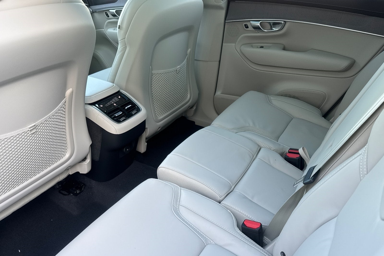 2026 Volvo XC90 B6 Ultra