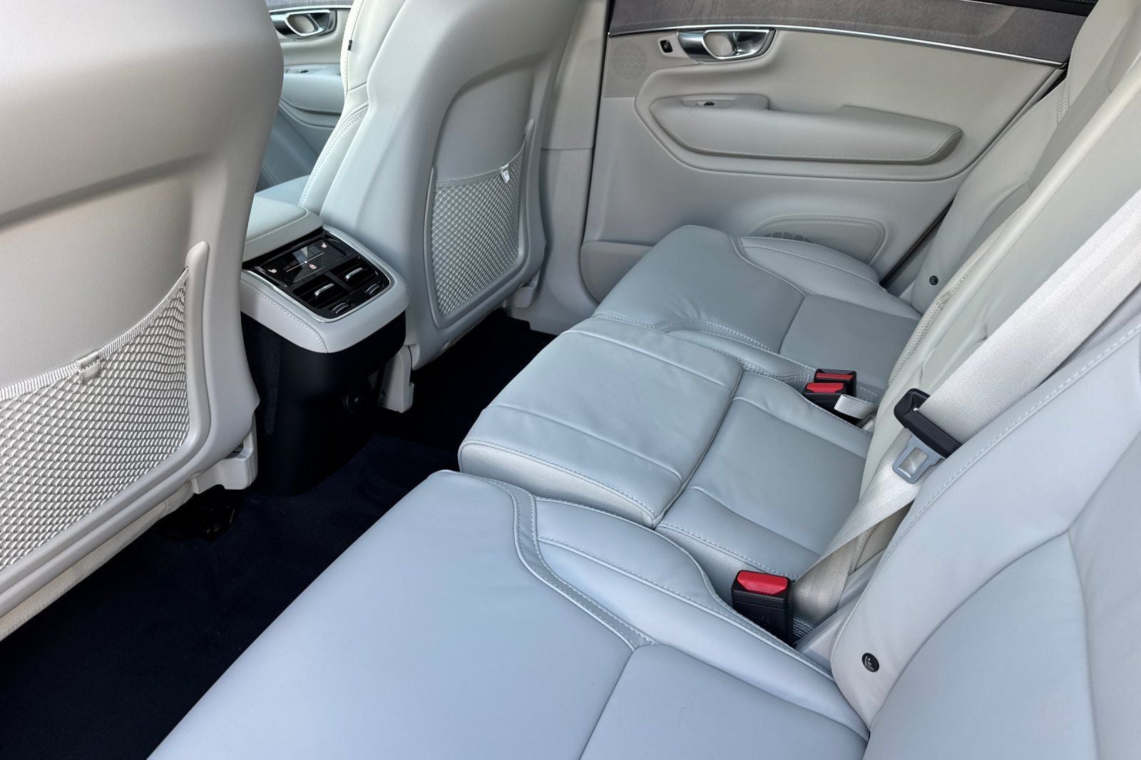 2026 Volvo XC90 B6 Ultra