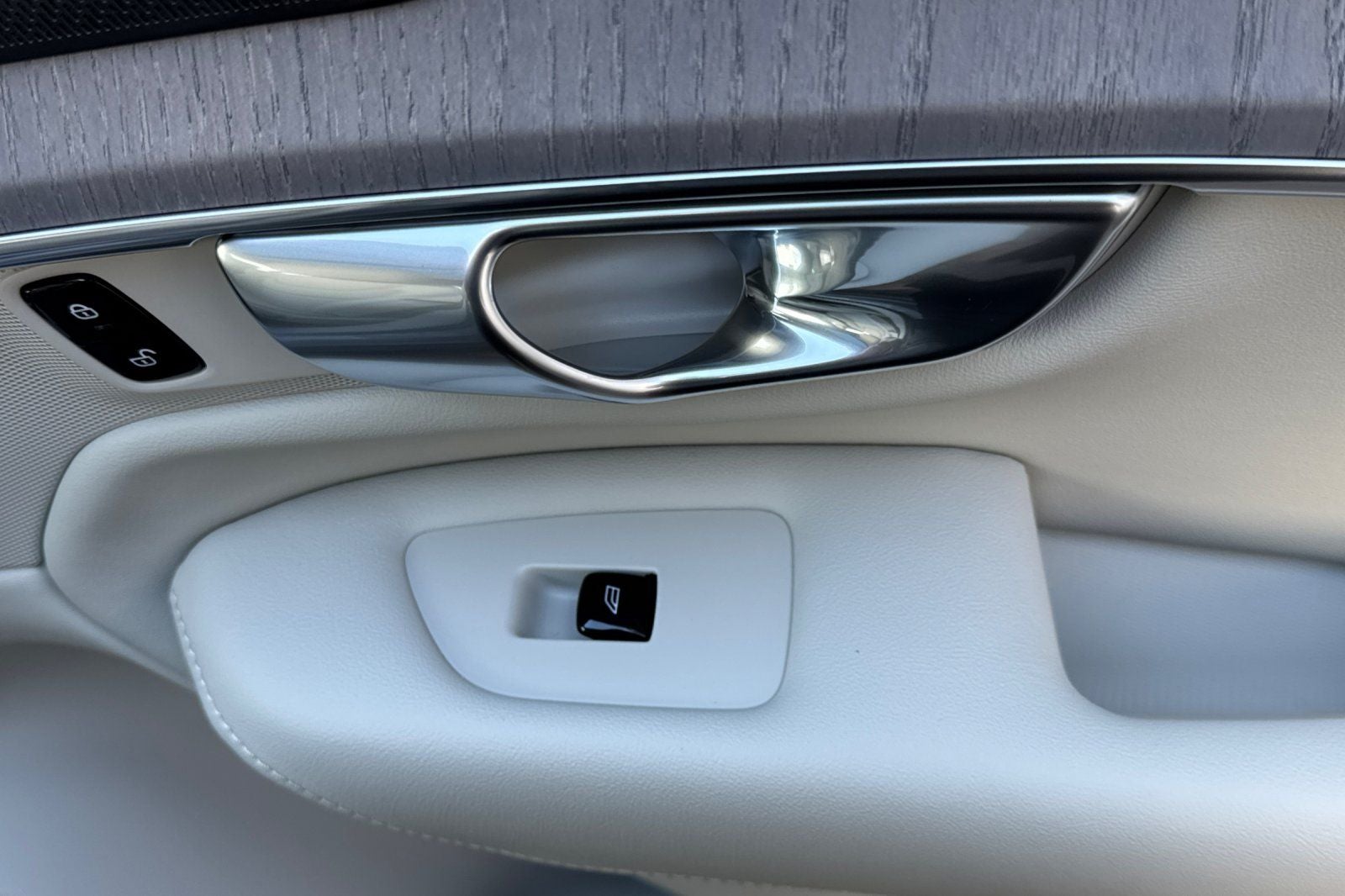 2026 Volvo XC90 B6 Ultra