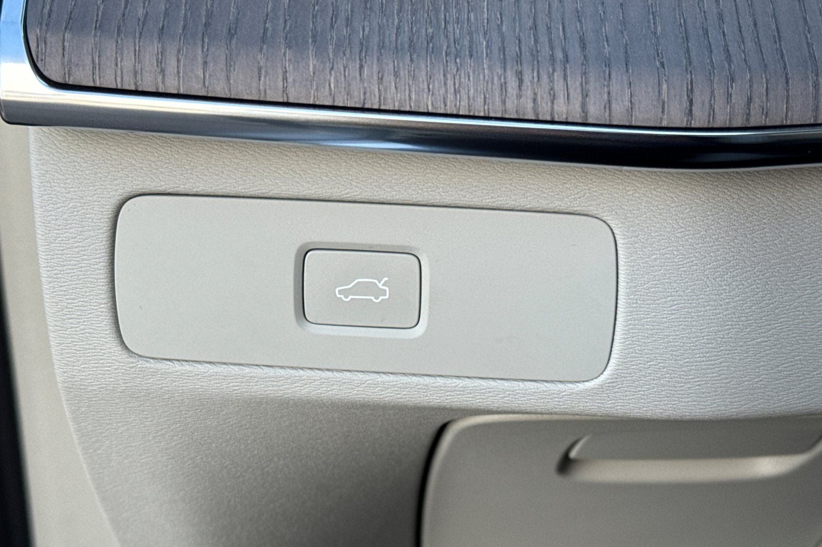 2026 Volvo XC90 B6 Ultra