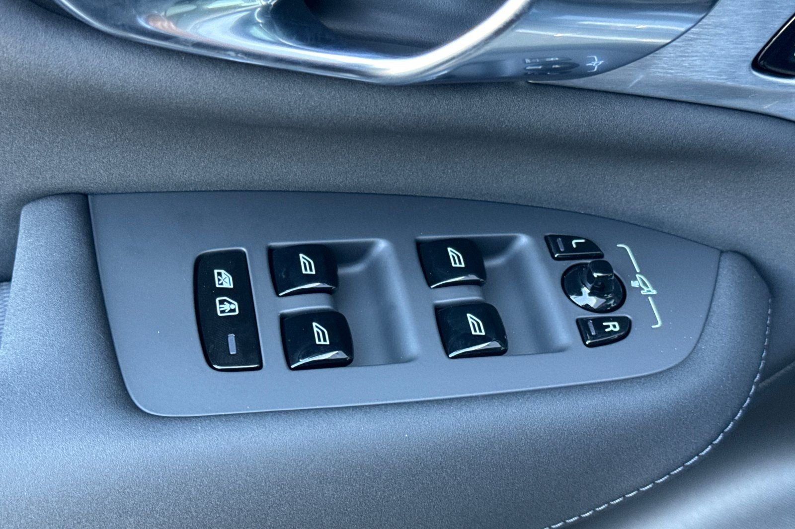 2027 Volvo XC90 B6 Ultra