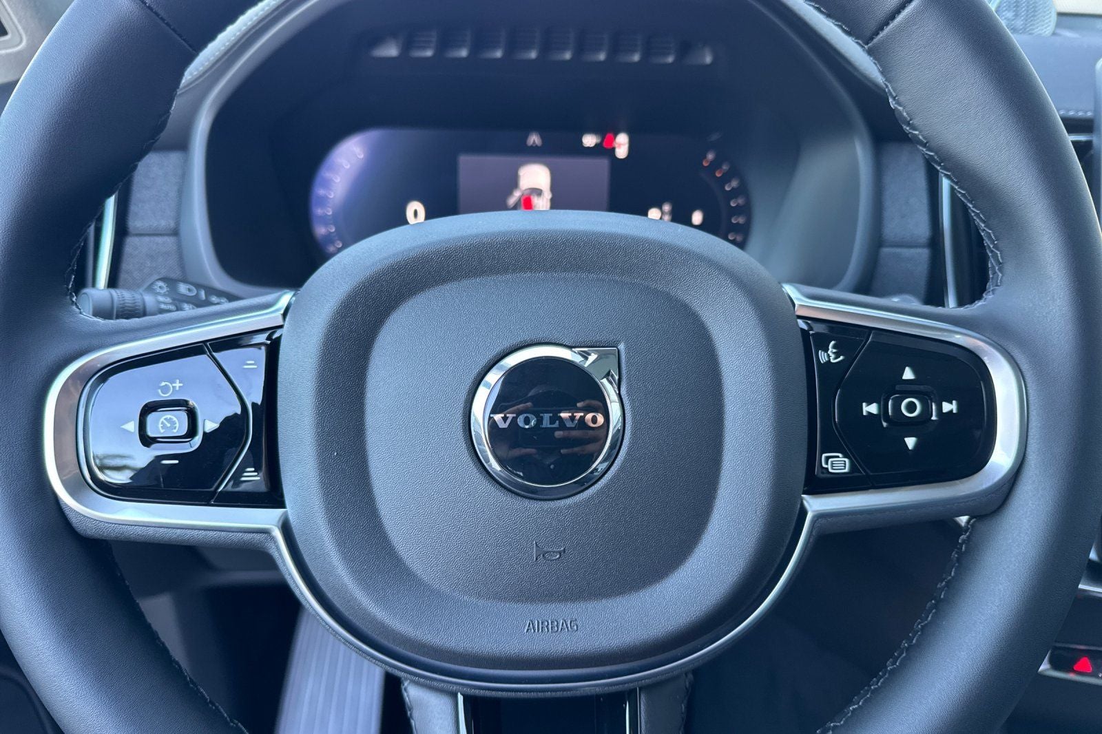 2027 Volvo XC90 B6 Ultra