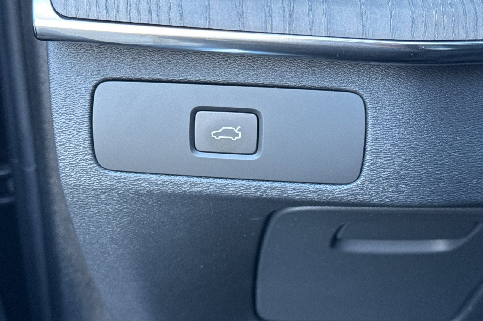 2027 Volvo XC90 B6 Ultra