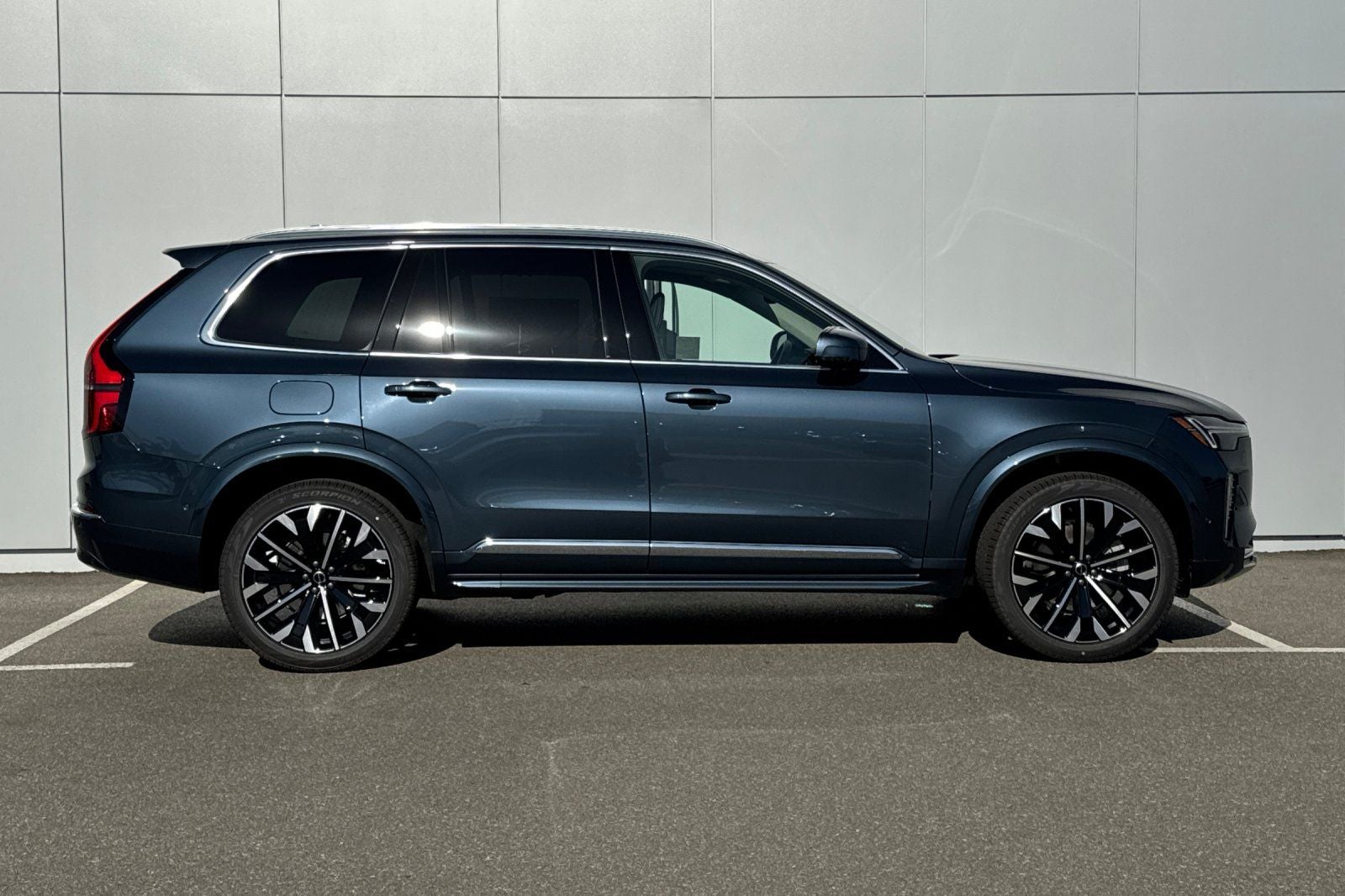 2027 Volvo XC90 B6 Ultra