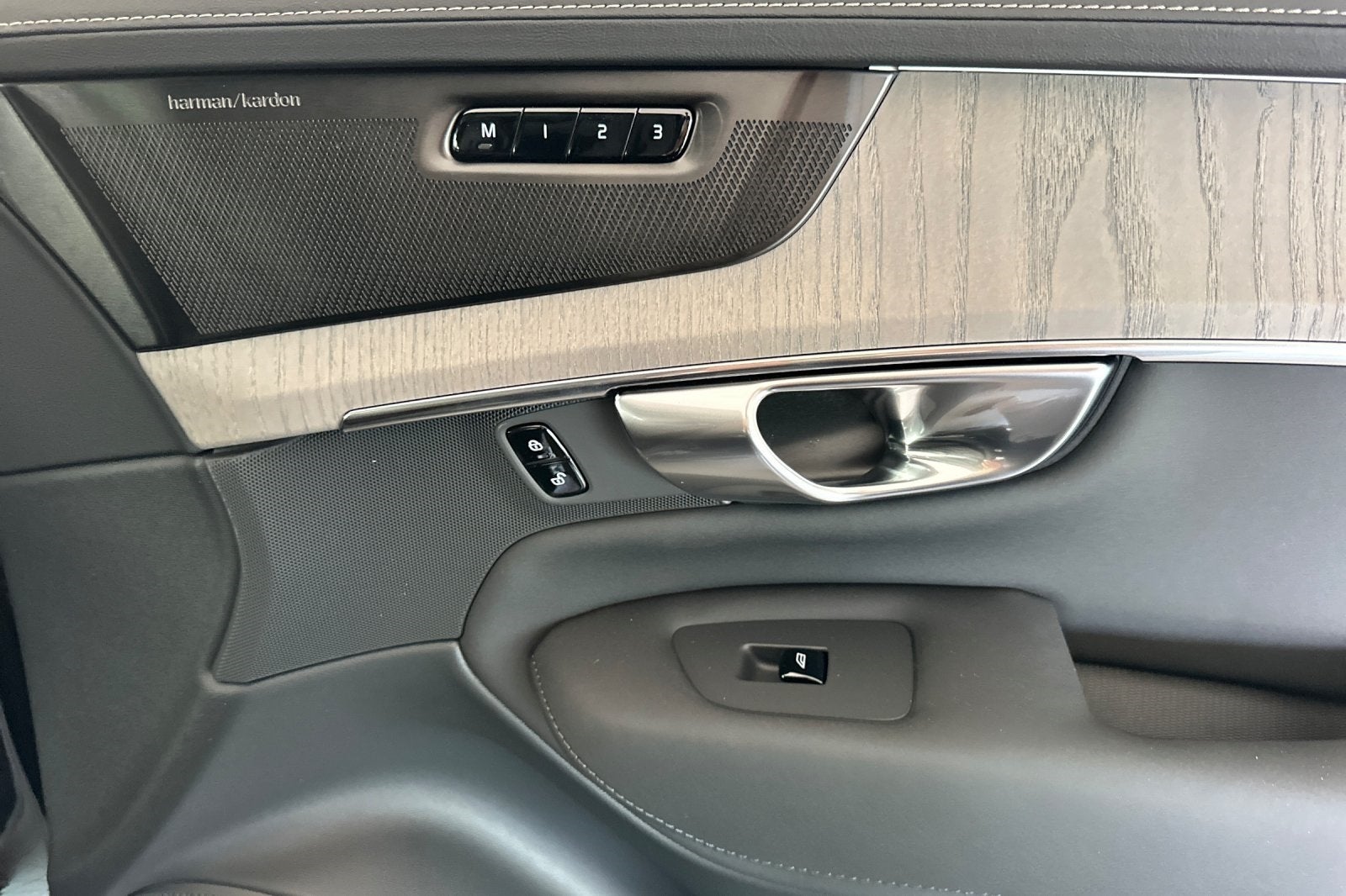 2025 Volvo XC90 B6 Ultra 2025.5