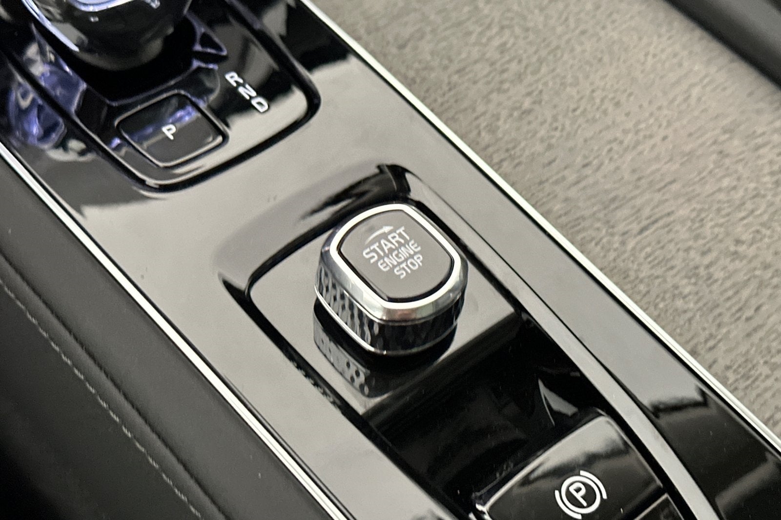 2025 Volvo XC90 B6 Ultra 2025.5