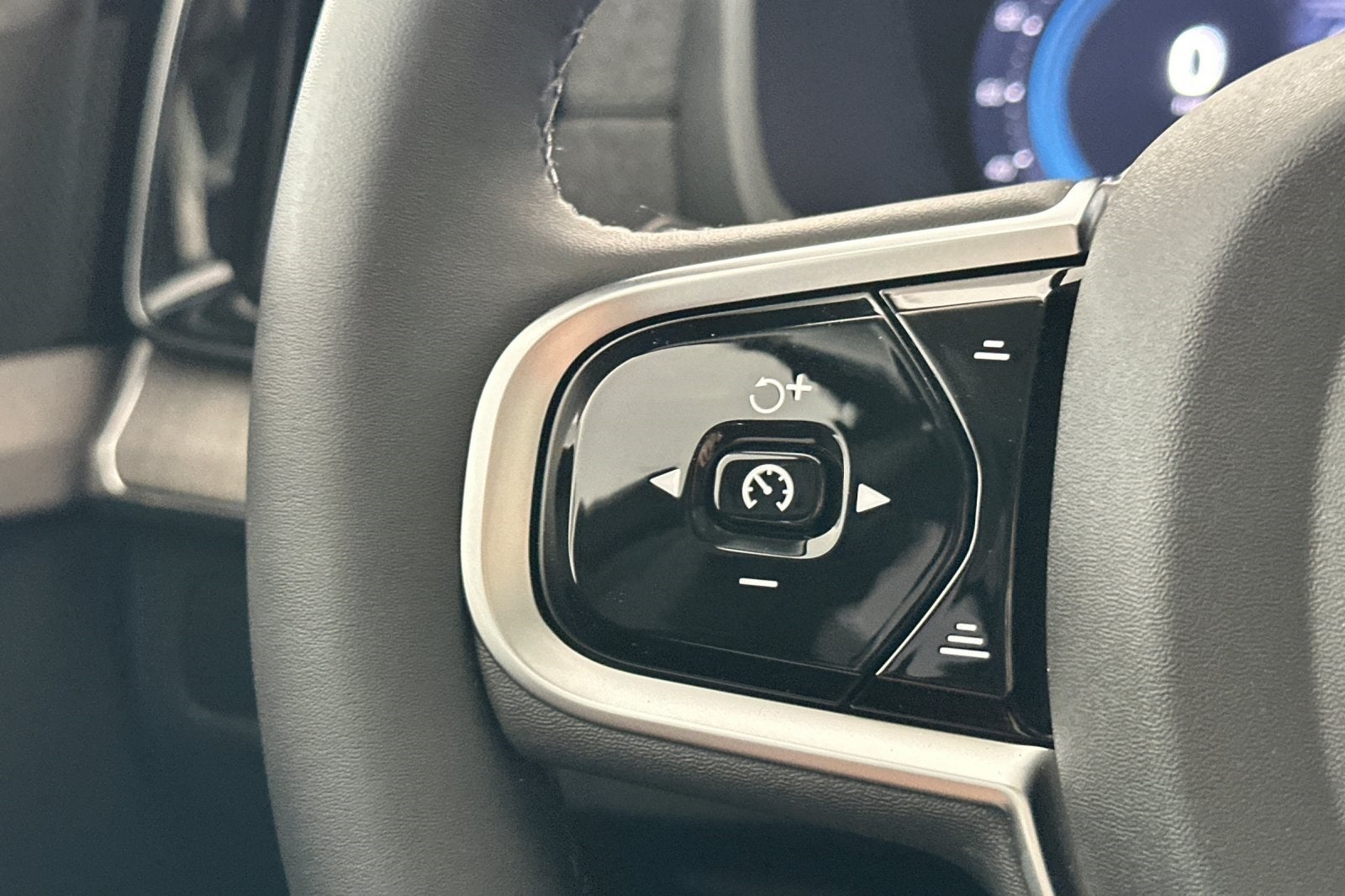 2025 Volvo XC90 B6 Ultra 2025.5