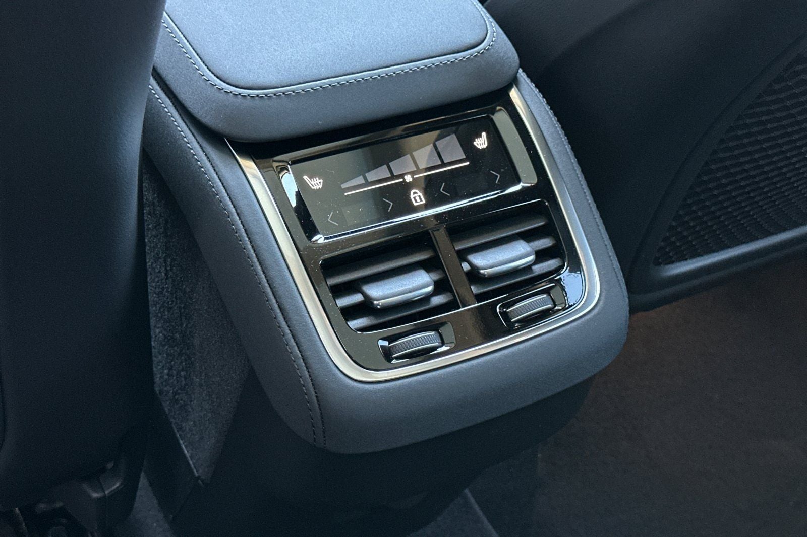 2025 Volvo XC90 B6 Ultra 2025.5