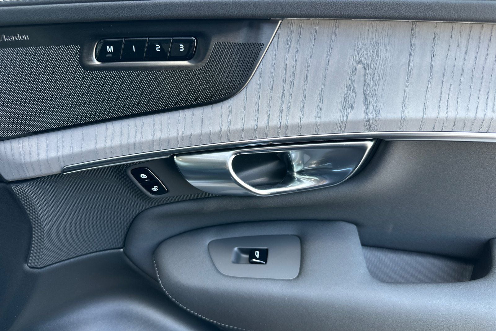 2025 Volvo XC90 B6 Ultra 2025.5