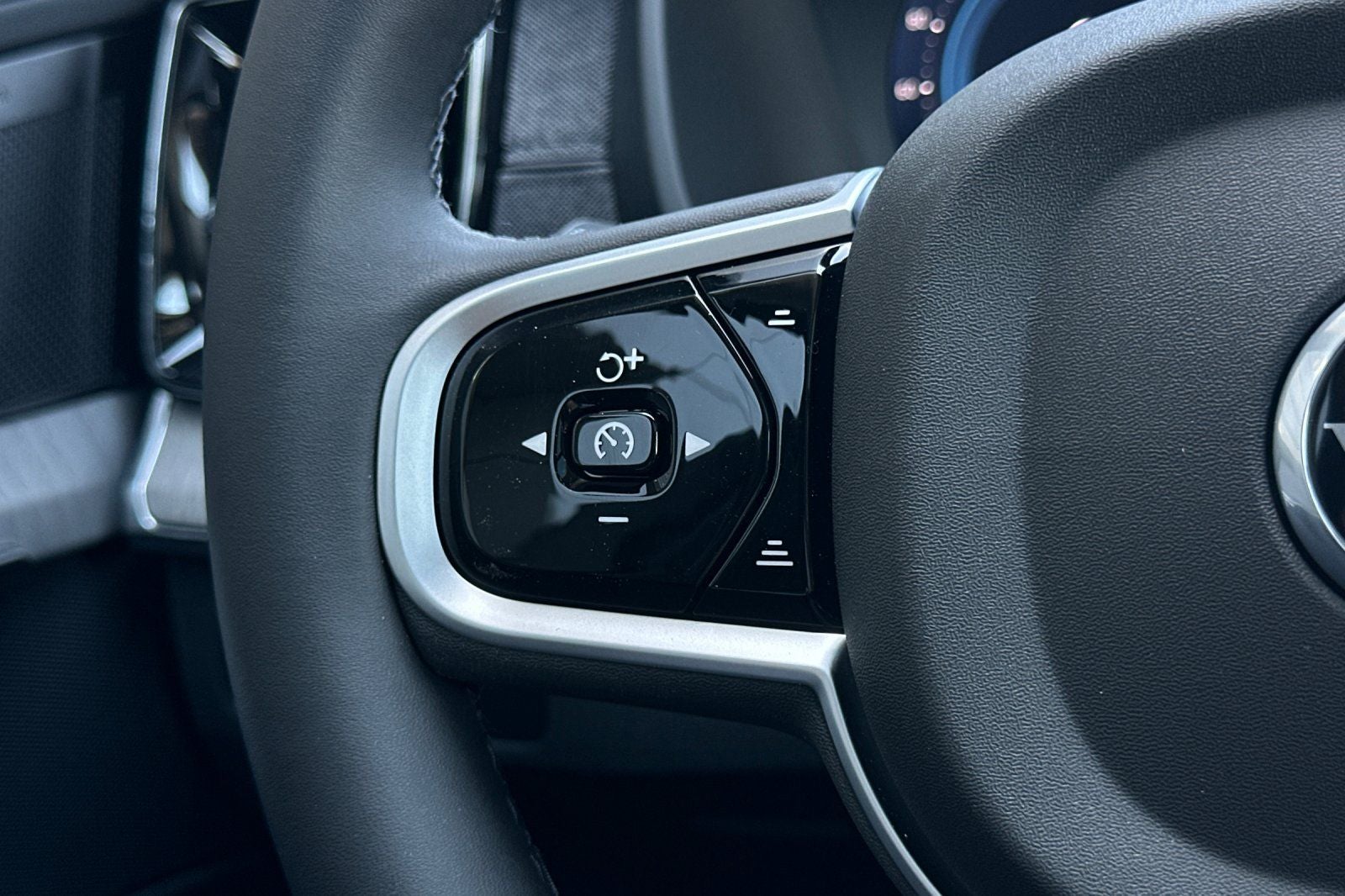 2025 Volvo XC90 B6 Ultra 2025.5