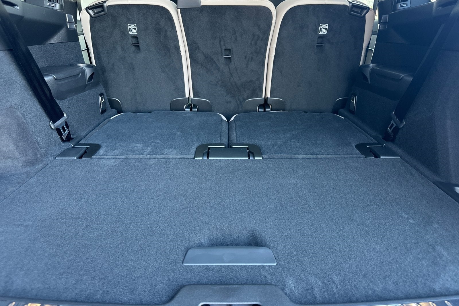 2026 Volvo XC90 B6 Core