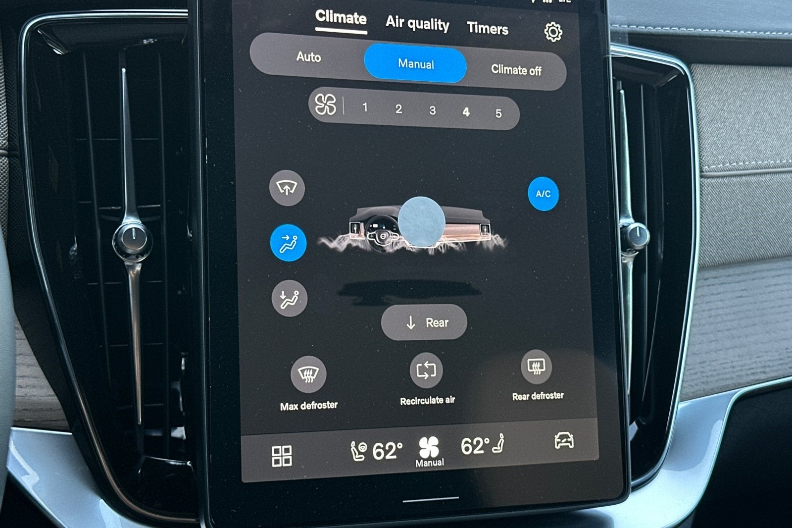 2026 Volvo XC90 B6 Core