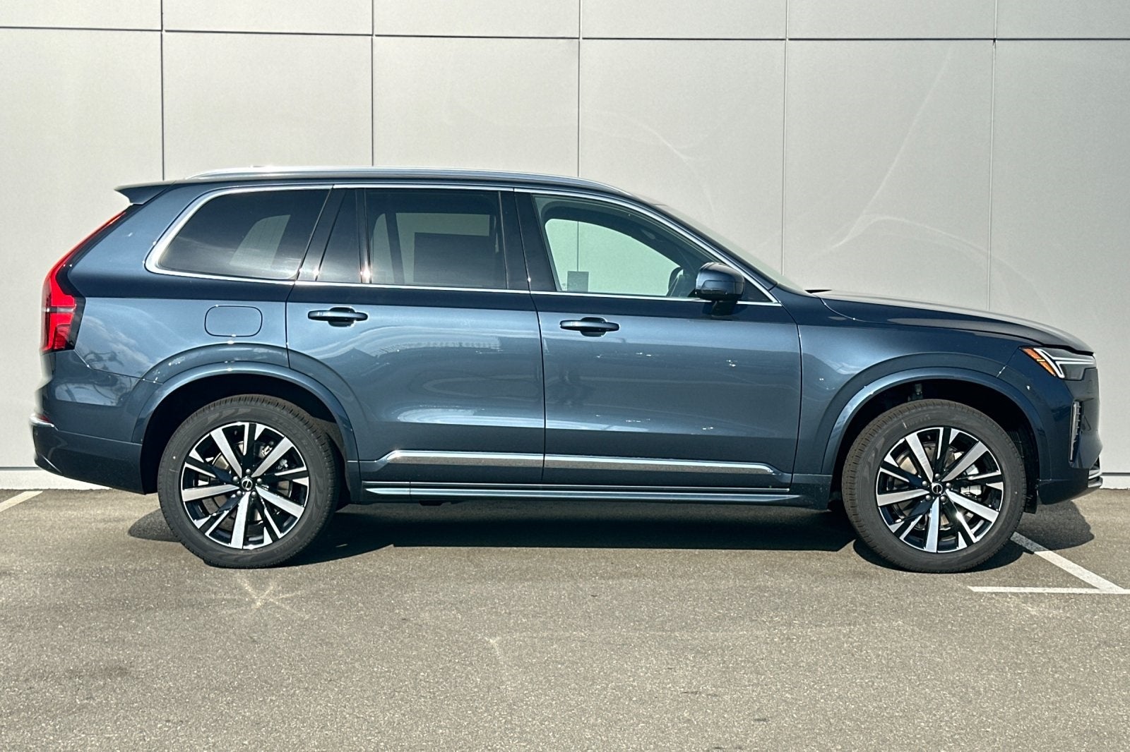 2026 Volvo XC90 B6 Core