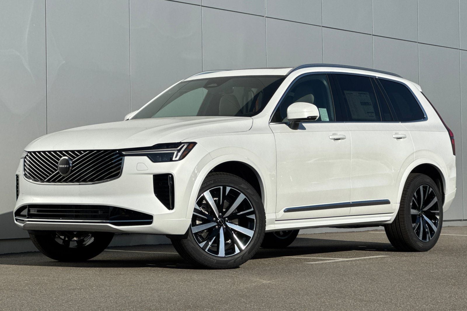 2026 Volvo XC90 B6 Core