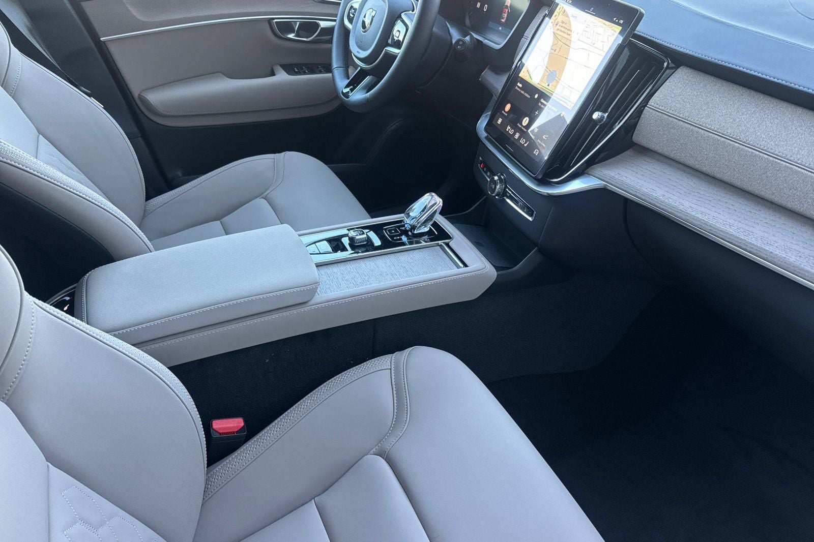 2026 Volvo XC90 B6 Core